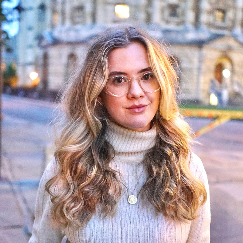 Portrait photo of Martje Köppen, DPhil Candidate and Dean’s Scholar